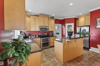 Interior photo 2 of 3720 39 Avenue