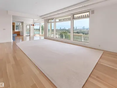 Interior photo 2 of 28 RIVERSIDE CR NW