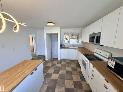 Interior photo 2 of 5233 46 AV