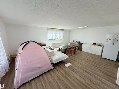 Interior photo 1 of 5233 46 AV