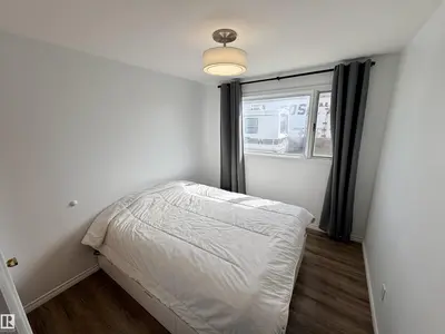 Interior photo 4 of 5233 46 AV