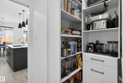 Interior photo 3 of 1412 11 AV NW