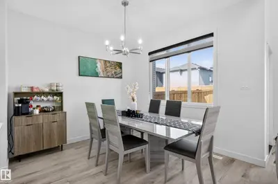 Interior photo 4 of 1412 11 AV NW