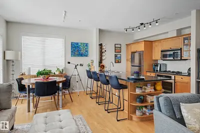 Interior photo 3 of #334 10023 110 ST NW