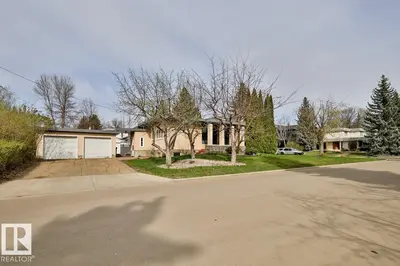 Interior photo 2 of 13703 101A AV NW