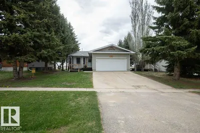 Interior photo 1 of 5116 51 AV