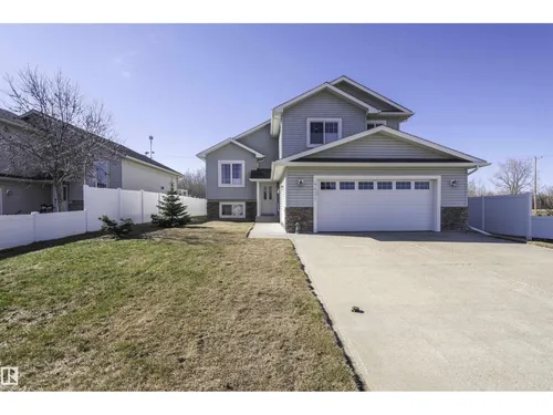 4431 48 AV, Clyde - $399,900