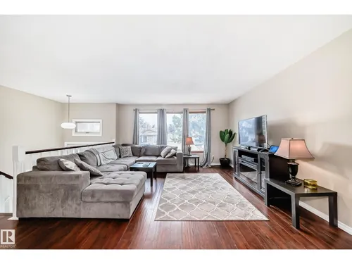 2212 142 AV NW, Edmonton - $425,000