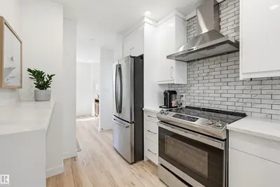 Interior photo 4 of 11210 105 ST NW