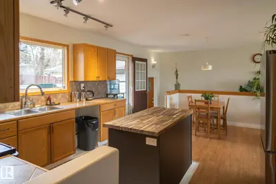 Interior photo 1 of 5132 49 AV