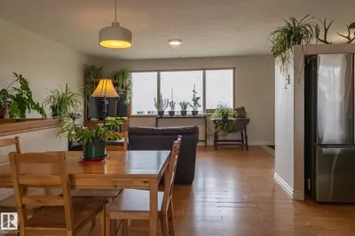 Interior photo 4 of 5132 49 AV