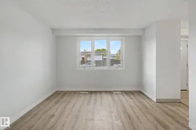 Interior photo 2 of 9B CLAREVIEW VG NW