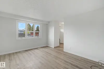 Interior photo 3 of 9B CLAREVIEW VG NW