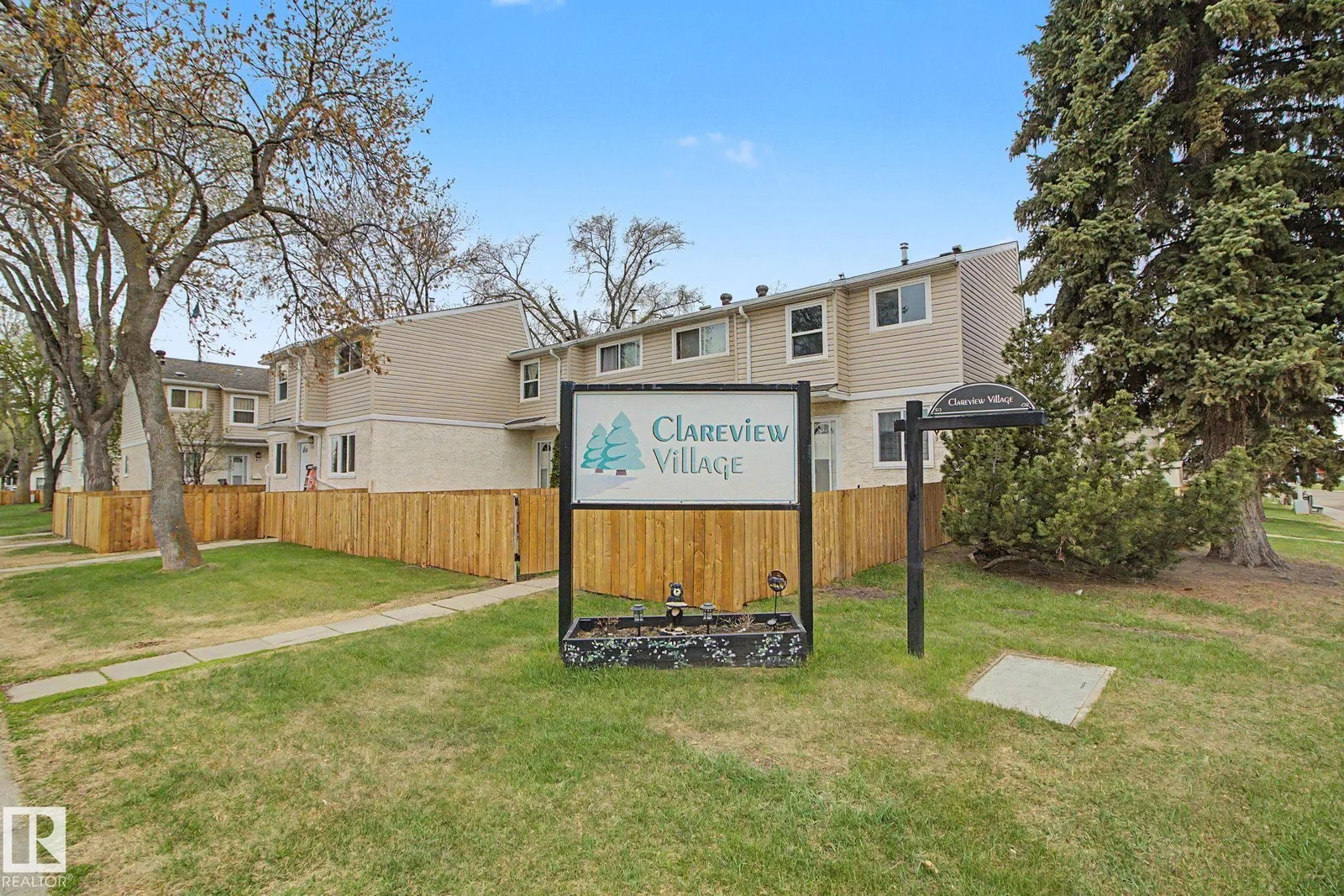 9B CLAREVIEW VG NW, Edmonton - 3 bedroom Townhouse for sale