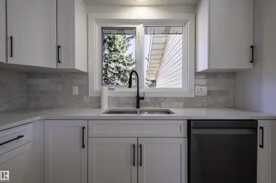 Interior photo 3 of 5528 54 ST