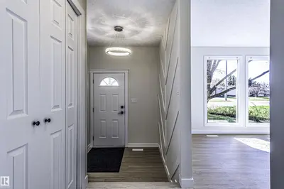 Interior photo 1 of 5528 54 ST