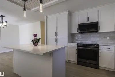 Interior photo 4 of 5528 54 ST