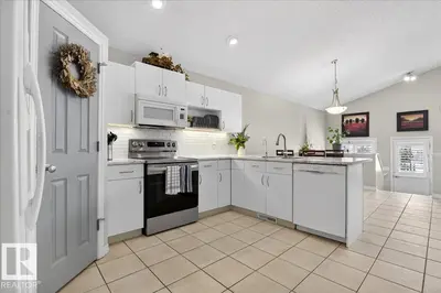 Interior photo 2 of 3518 18 ST NW