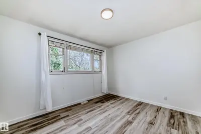 Interior photo 3 of 