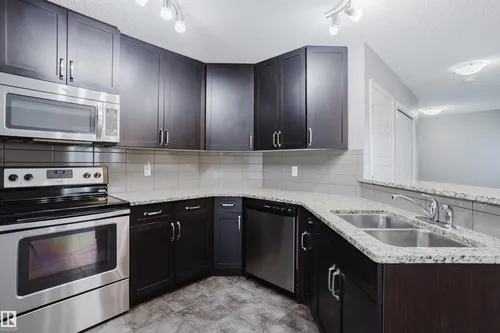 14007 164 AV NW, Edmonton - $409,900
