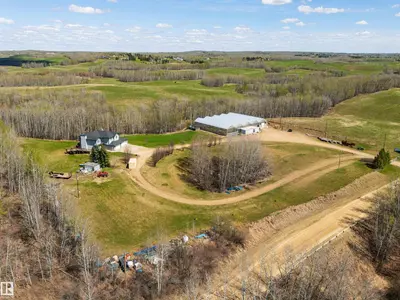 Interior photo 1 of 1130 TWP ROAD 535