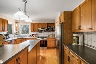 Interior photo 2 of 1130 TWP ROAD 535