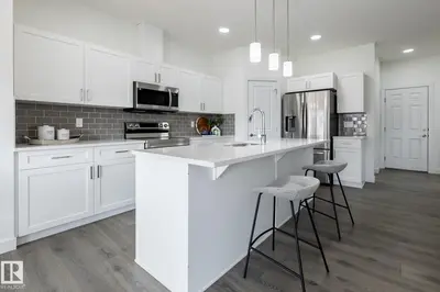 Interior photo 3 of 5 Worwyck CM