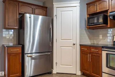 Interior photo 4 of 17715 6 AV SW