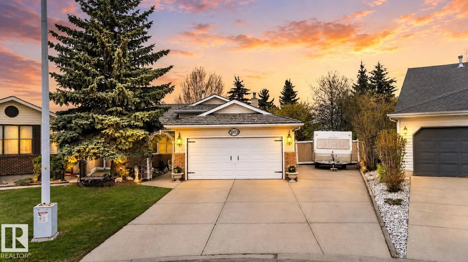 3332 44B AV NW, Edmonton - 4 bedroom Detached Single Family for sale