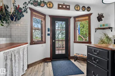 Interior photo 3 of 3332 44B AV NW