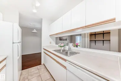 Interior photo 4 of #403 17467 98A AV NW