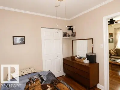 Interior photo 3 of 5015 50 ST