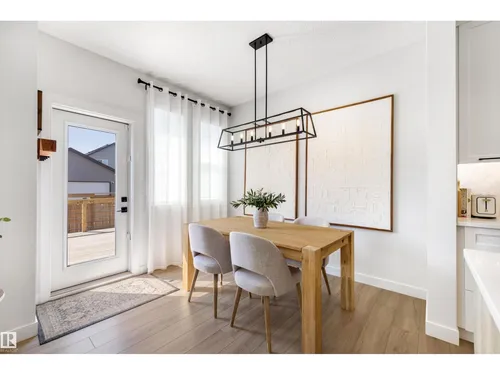 11987 34 AV SW, Edmonton - $625,000