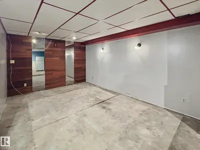 Interior photo 2 of 4108 47 ST