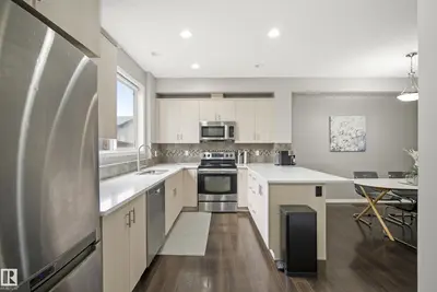 Interior photo 3 of 3030 ARTHURS CR SW