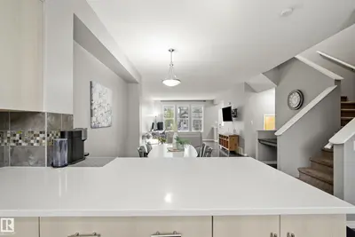 Interior photo 4 of 3030 ARTHURS CR SW