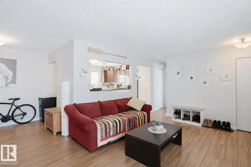 11611 145 AV NW, Edmonton - $440,000