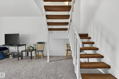Interior photo 4 of 26E MEADOWLARK VG NW