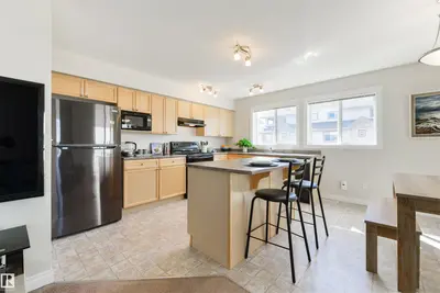 Interior photo 4 of #67 12050 17 AV SW