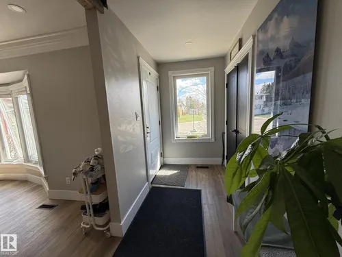 8004 180 ST NW, Edmonton - $499,000