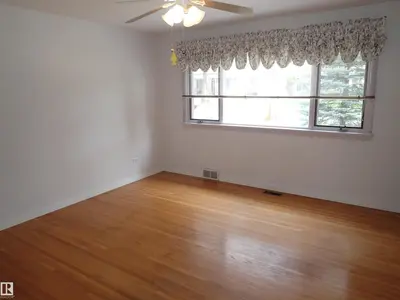 Interior photo 4 of 9126 117 ST NW