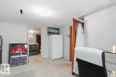 Interior photo 4 of 4704 51 ST