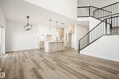 Interior photo 3 of 157 Caledon CR