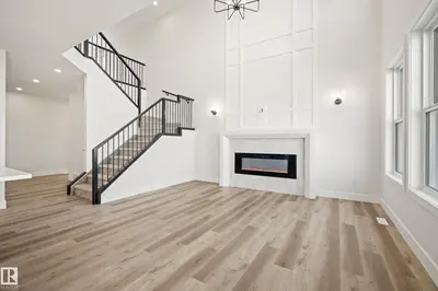 Interior photo 4 of 157 Caledon CR