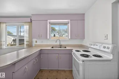 Interior photo 4 of 3434 120 AV NW