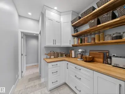 Interior photo 4 of 5412 64 ST