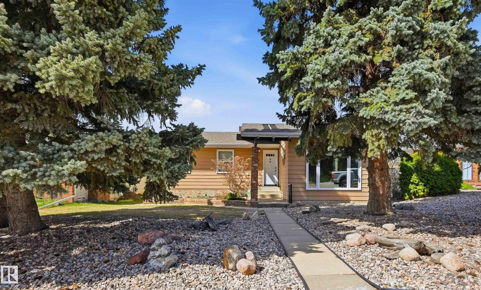 692 LEE RIDGE RD NW, Edmonton - 4 bedroom Detached Single Family for sale