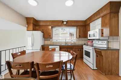 Interior photo 2 of 692 LEE RIDGE RD NW