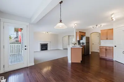 Interior photo 2 of 1140 115 ST SW