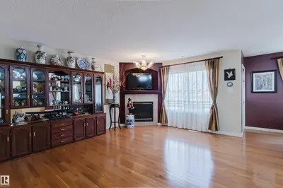Interior photo 2 of 1764 MELROSE CR SW
